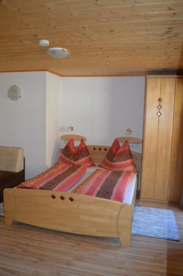 Niederarnigerhof Familie Bauernfeind Bauernhof Kals-am Großglockner
